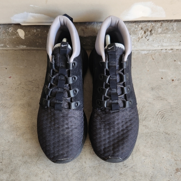 Nike Men's Roshe Run Sneaker Size 10.5 - Picture 8 of 11